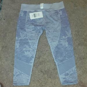 Fabletics Seamless Capri XL